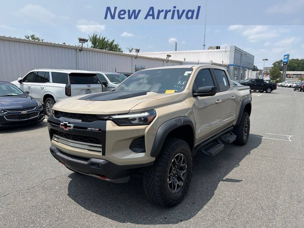 Sand Dune Metallic 2024 Chevrolet Colorado Pickup Truck Four-Wheel Drive Automatic