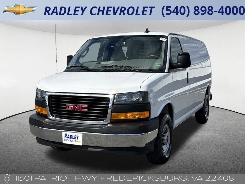 2023 GMC Savana Cargo Work Van's photo