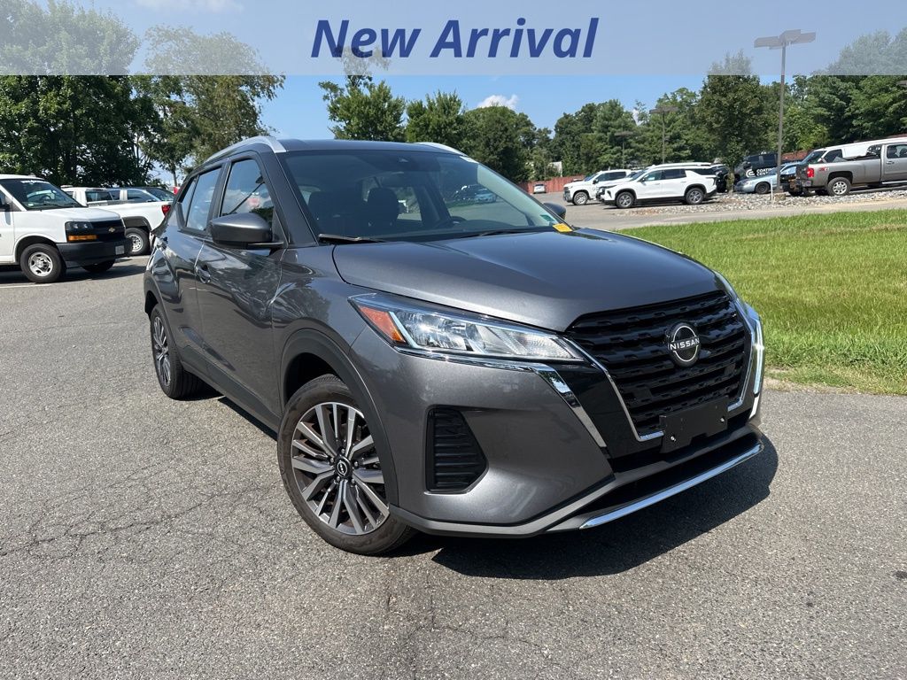 2024 Nissan Kicks SV photo 2