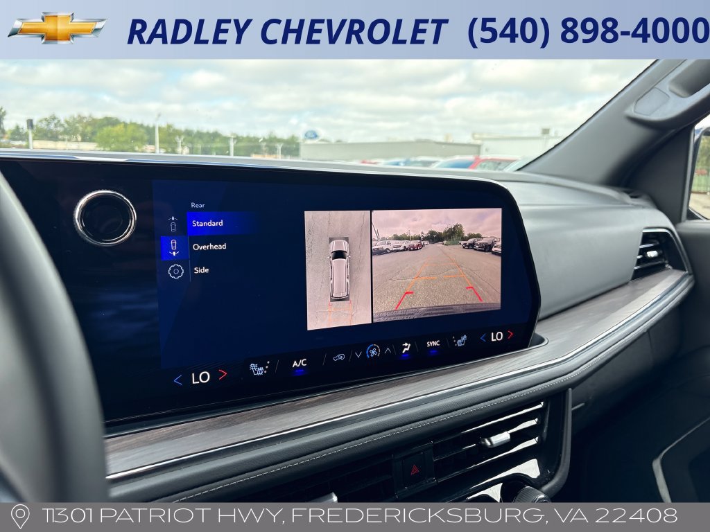 2025 Chevrolet Suburban LT - Photo 10
