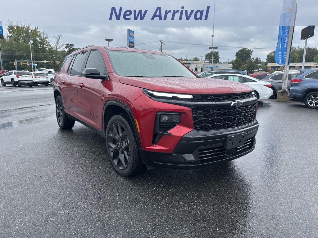 2025 Chevrolet Traverse RS photo 2