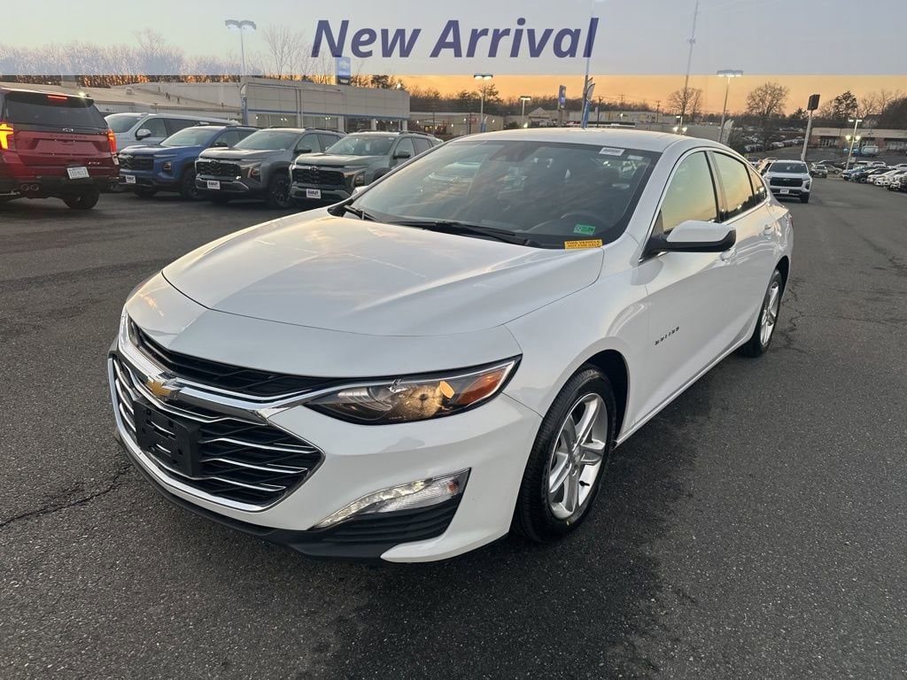2023 Chevrolet Malibu LT with 1LT FWD