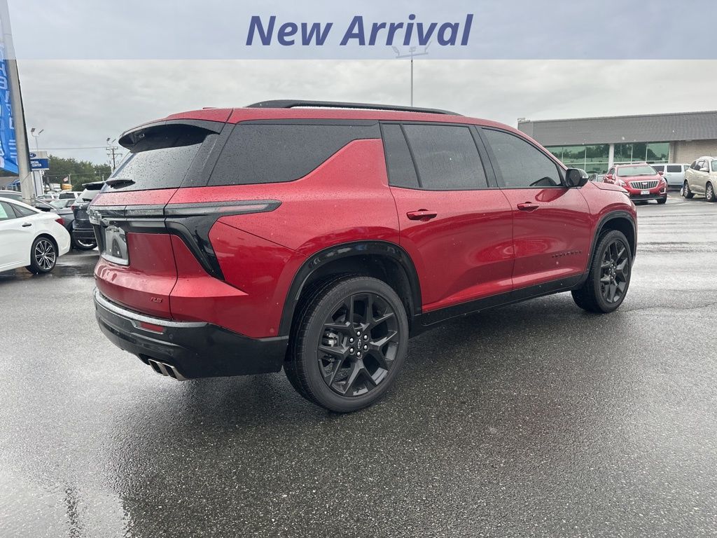 2025 Chevrolet Traverse RS photo 3