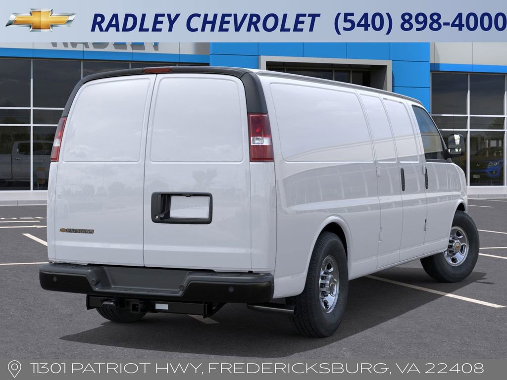 2025 Chevrolet Express Cargo 3500 Van photo 4