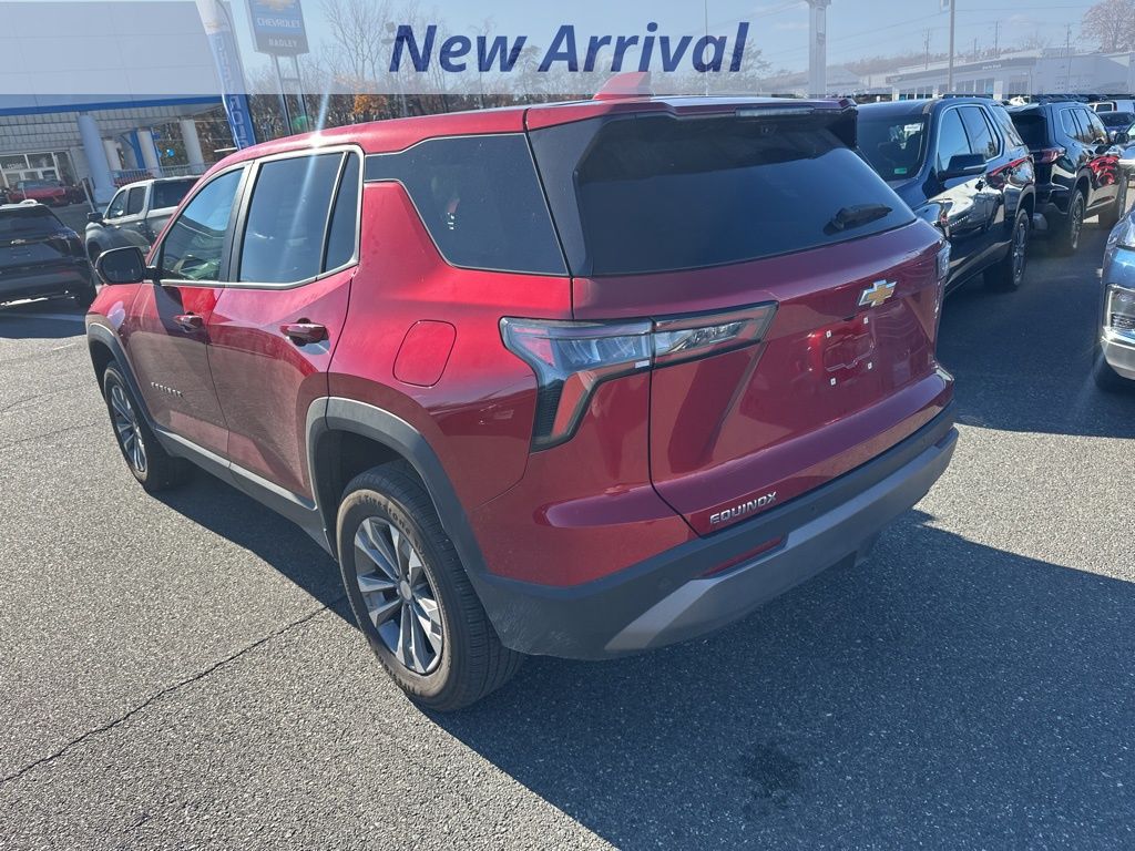 2025 Chevrolet Equinox LT photo 4