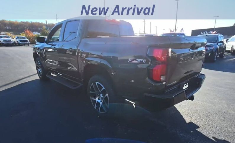 2024 Chevrolet Colorado Z71 photo 3