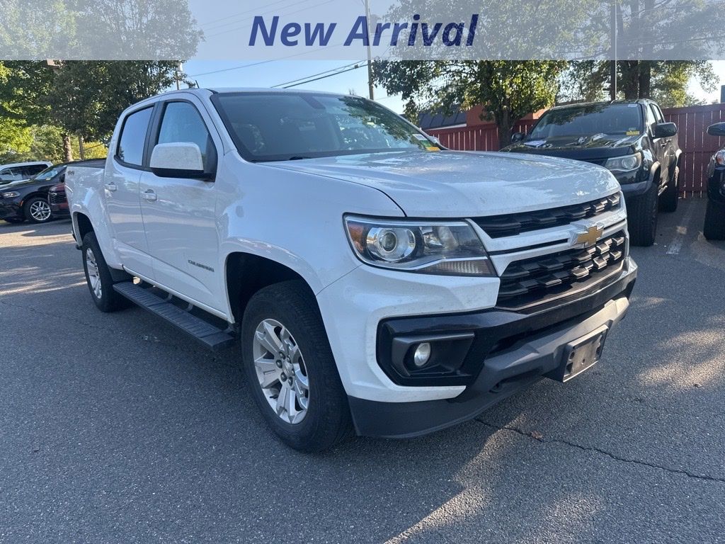2022 Chevrolet Colorado LT photo 2