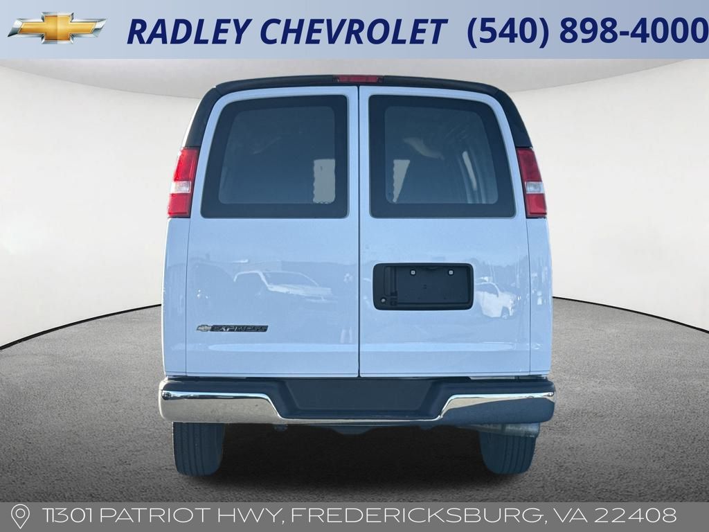 2023 Chevrolet Express 2500 Work Cargo Van photo 4