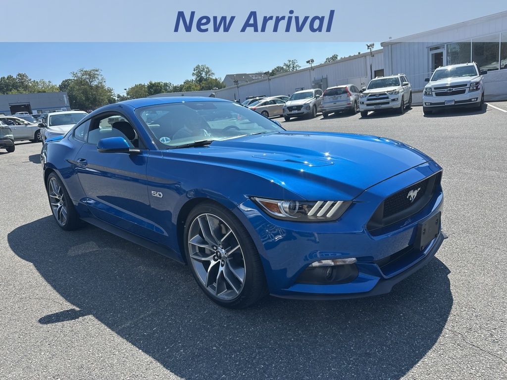 2017 Ford Mustang GT Premium photo 2