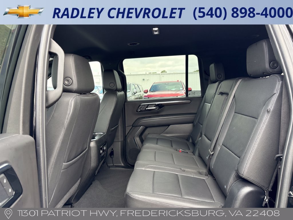 2025 Chevrolet Suburban LT - Photo 12