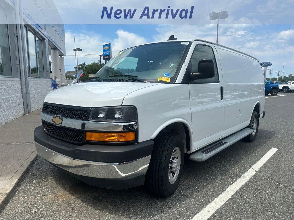 2024 Chevrolet Express 2500 Work Van HD's photo