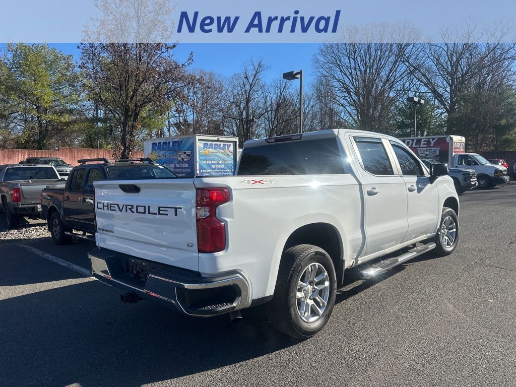 2023 Chevrolet Silverado 1500 LT photo 2