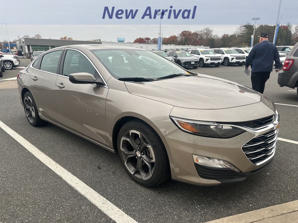 2023 Chevrolet Malibu 1LT photo 2