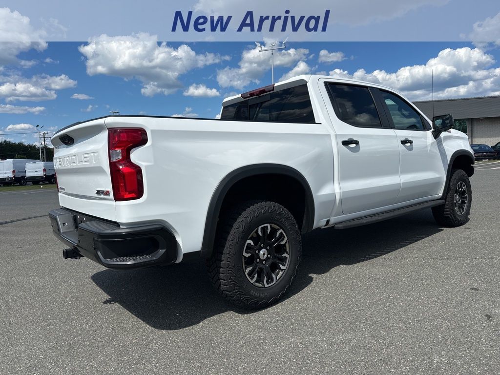 2024 Chevrolet Silverado 1500 ZR2 photo 3