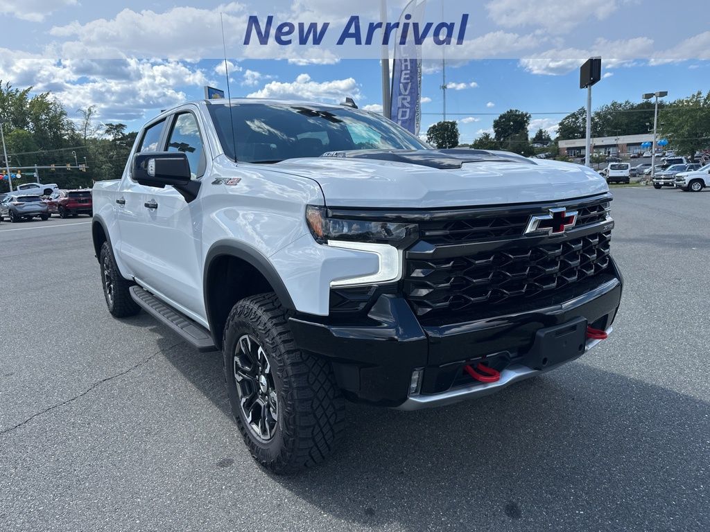2024 Chevrolet Silverado 1500 ZR2 photo 2