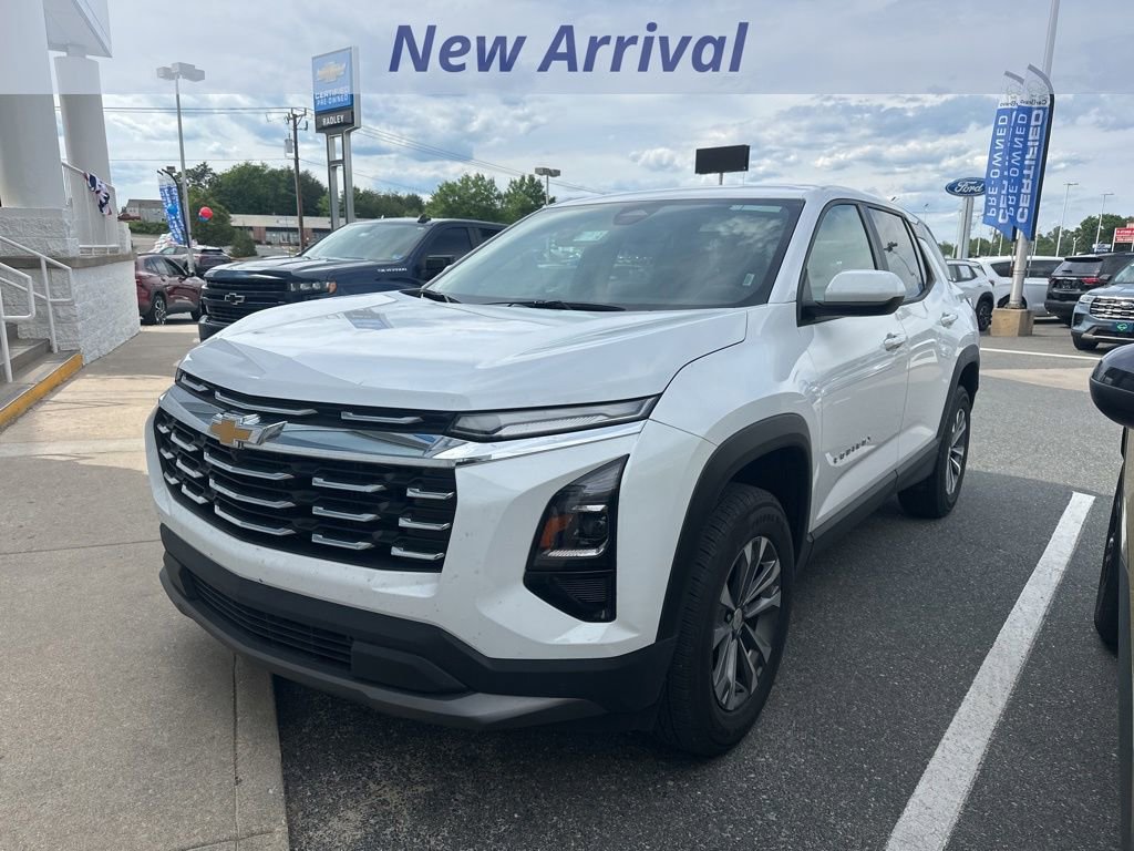 Summit White 2026 Chevrolet Equinox LT FWD SUV / Crossover Front-Wheel Drive Automatic