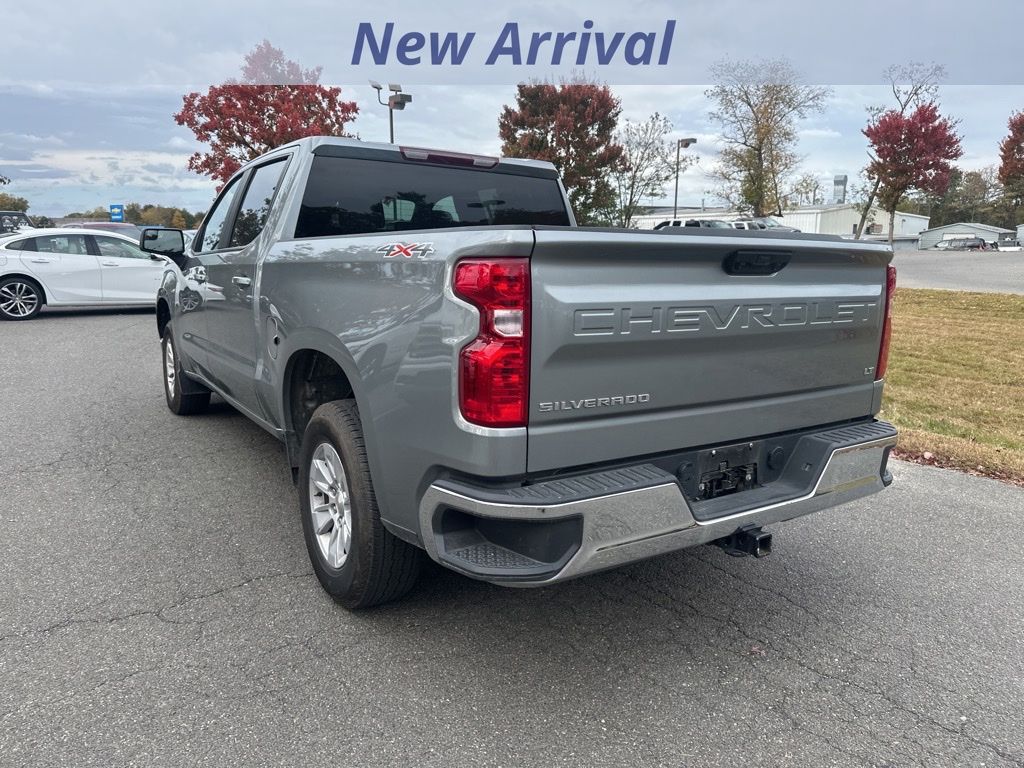 2025 Chevrolet Silverado 1500 LT photo 4
