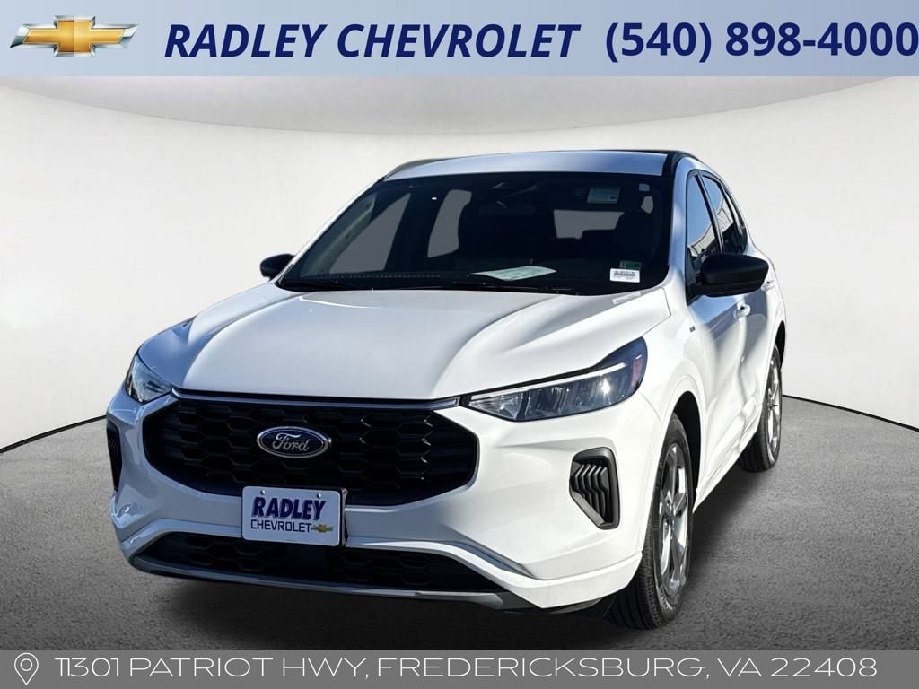 2023 Ford Escape ST-Line's photo