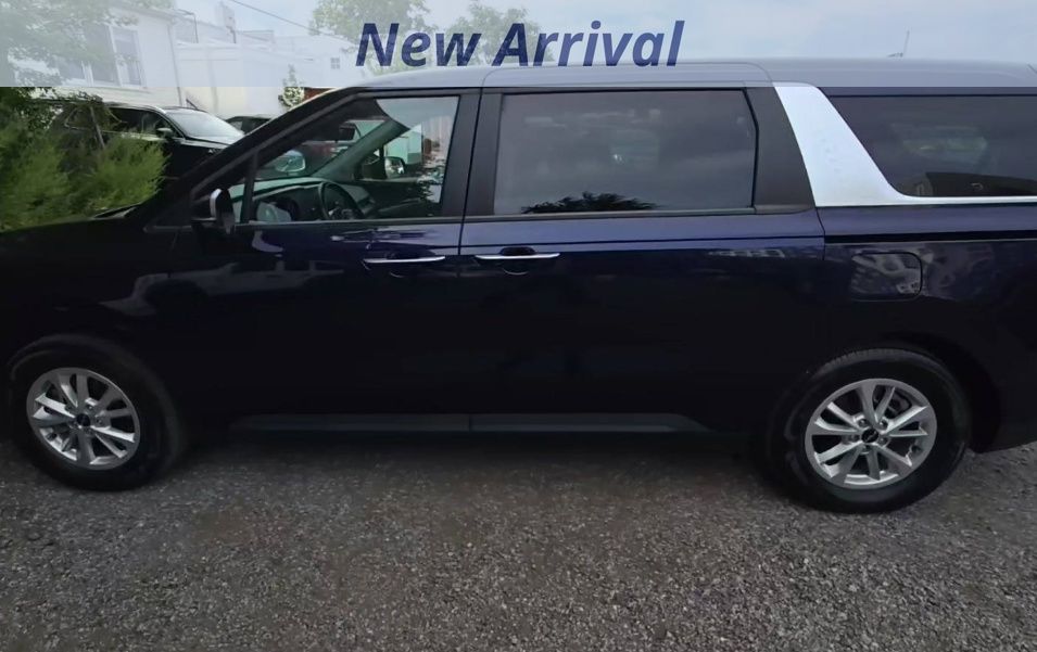 2024 Kia Carnival LX photo 3
