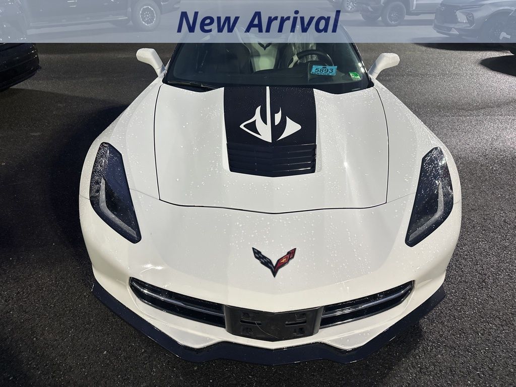 2016 Chevrolet Corvette Stingray 2LT photo 2