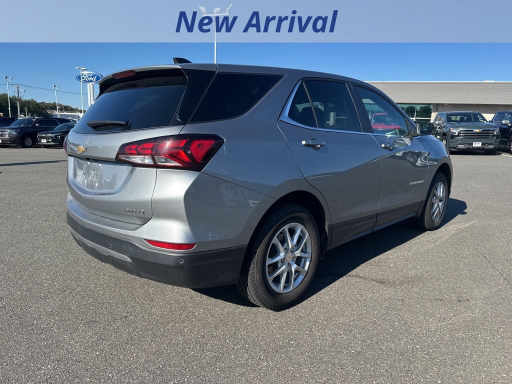 2024 Chevrolet Equinox LT photo 3
