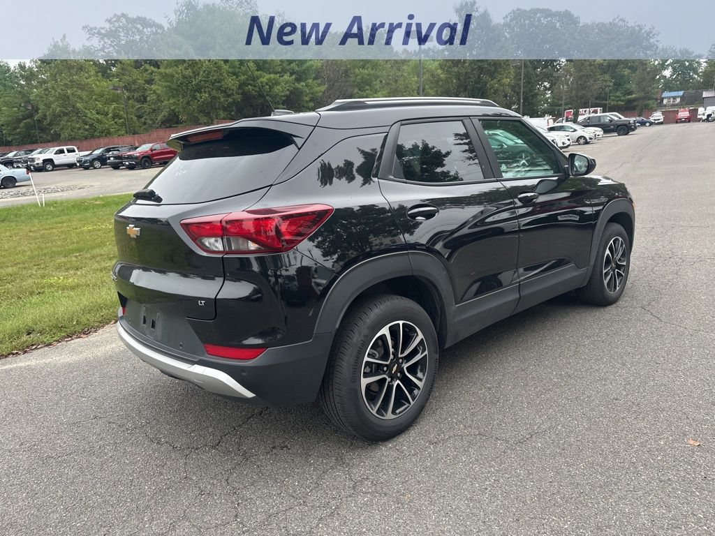 2024 Chevrolet Trailblazer LT photo 3
