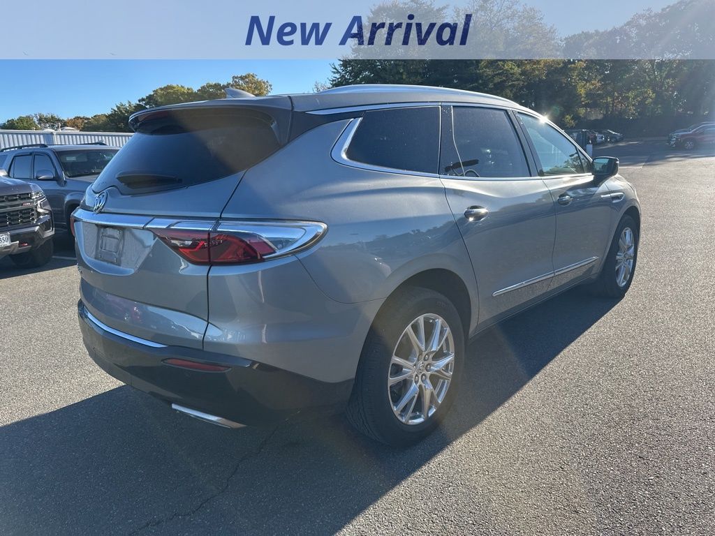 2023 Buick Enclave Premium photo 3