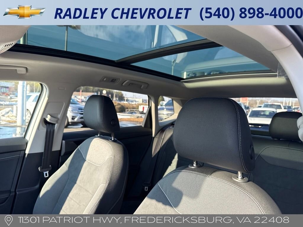 Used 2025 Volkswagen Taos SE Black SUV