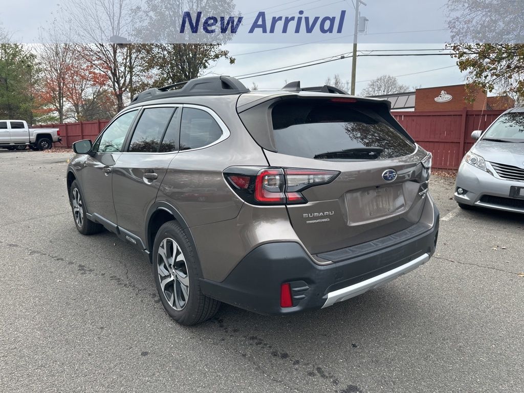 2022 Subaru Outback Limited XT photo 3