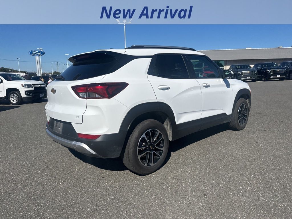 2024 Chevrolet Trailblazer LT photo 3
