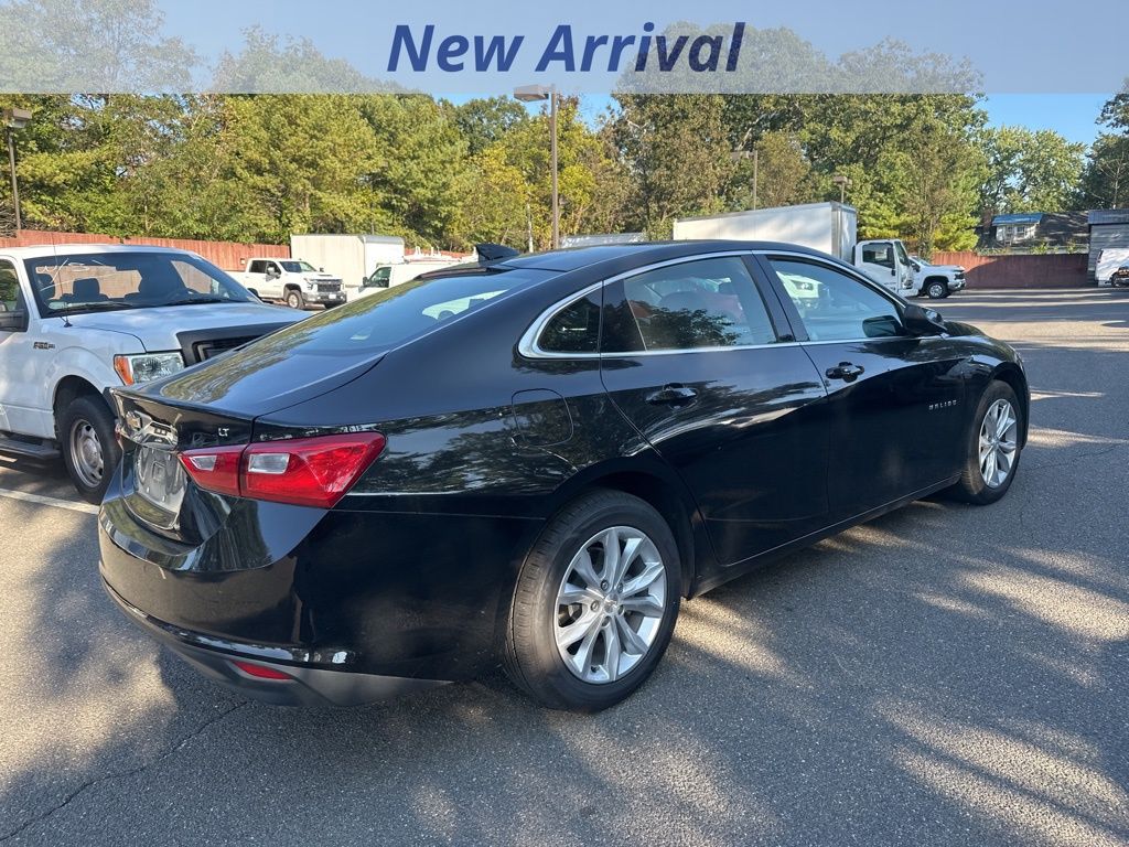 2024 Chevrolet Malibu 1LT photo 3