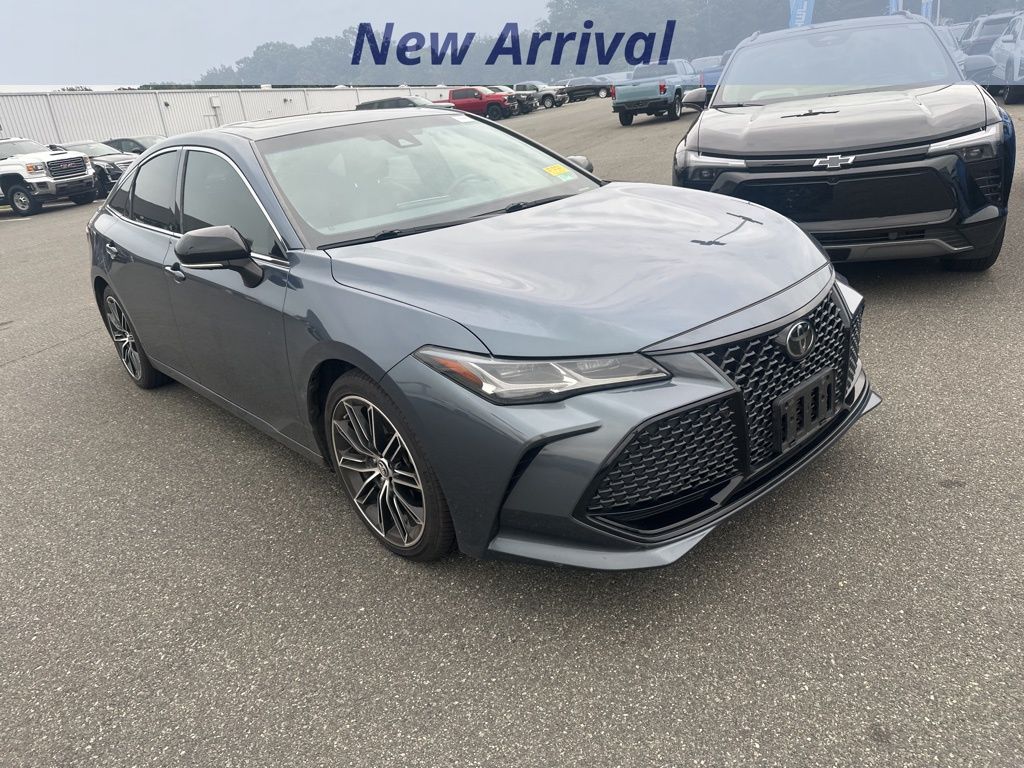 2019 Toyota Avalon Touring photo 2