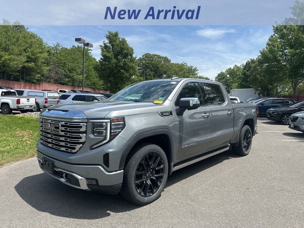 2023 GMC Sierra 4WD Crew Cab Short Box Denali's photo