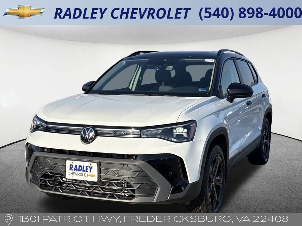 Used 2025 Volkswagen Taos SE Black SUV