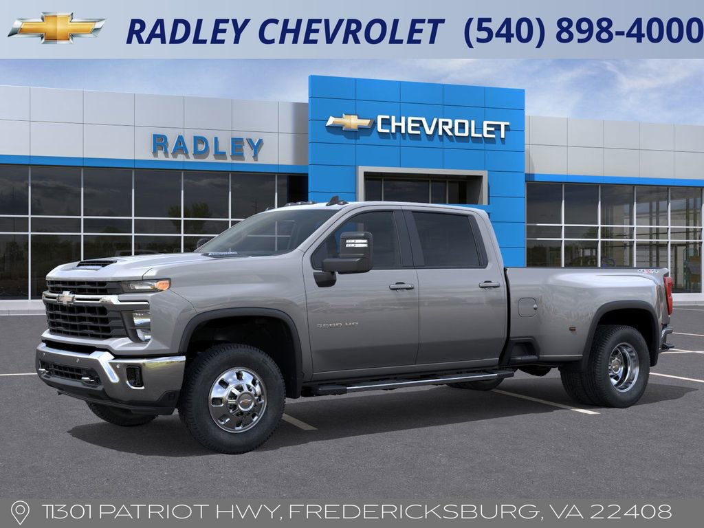 2025 Chevrolet Silverado 3500HD LT photo 2