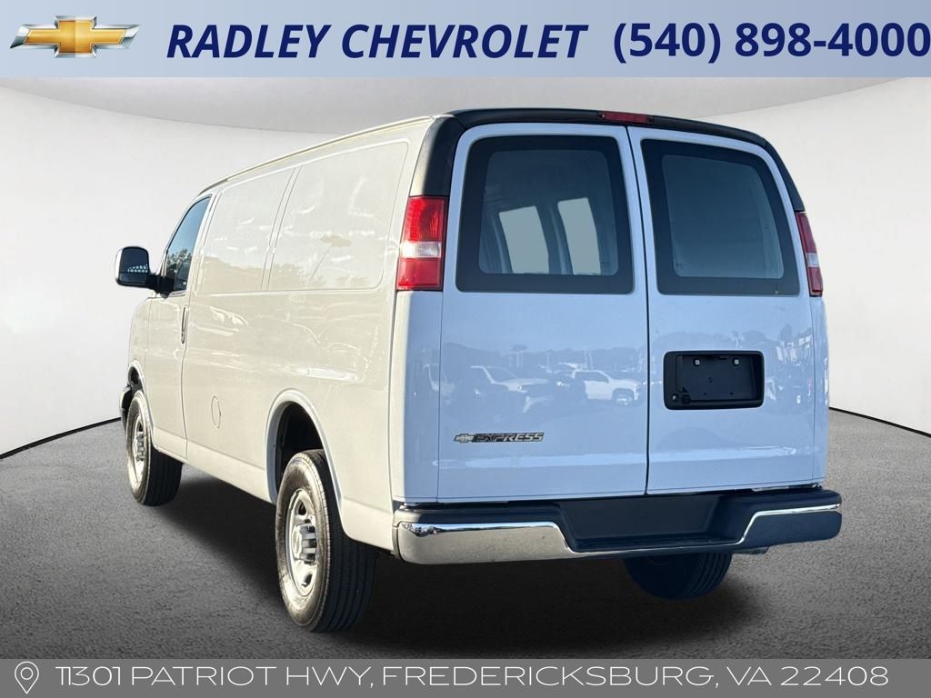 2023 Chevrolet Express 2500 Work Cargo Van photo 3