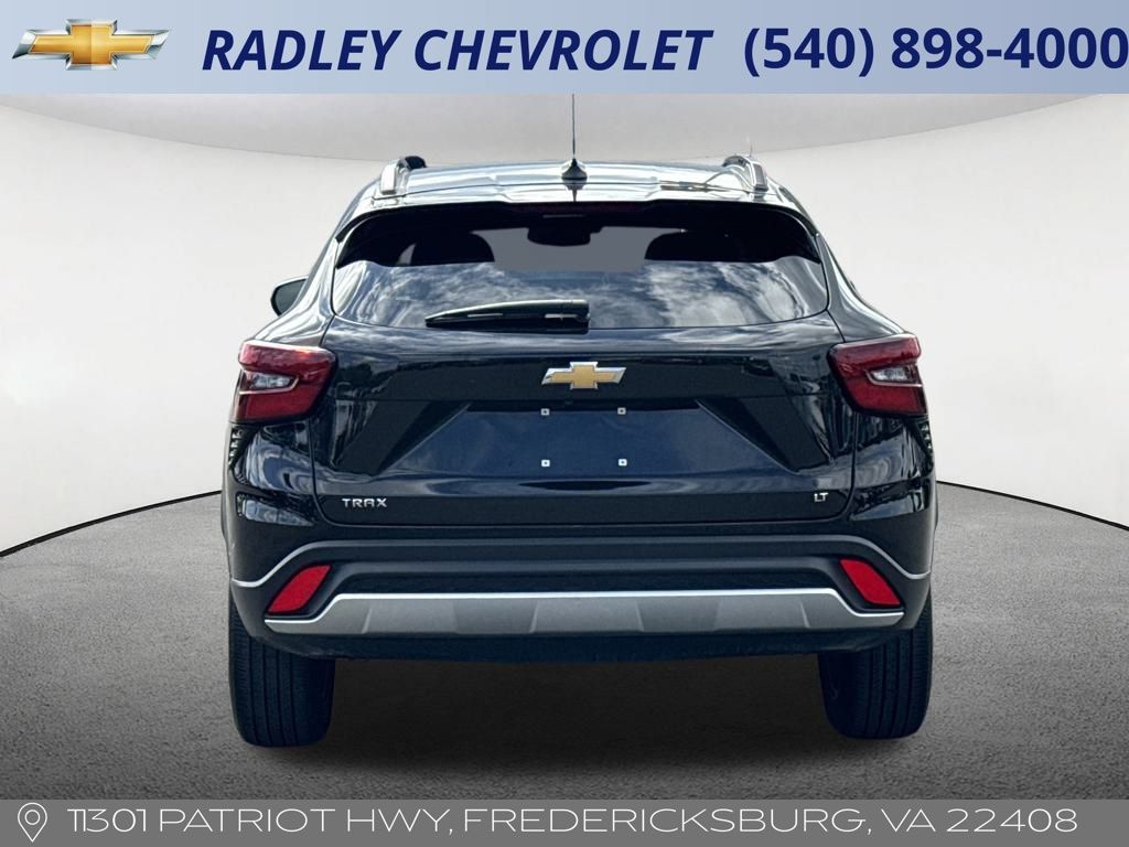 2024 Chevrolet Trax LT photo 4