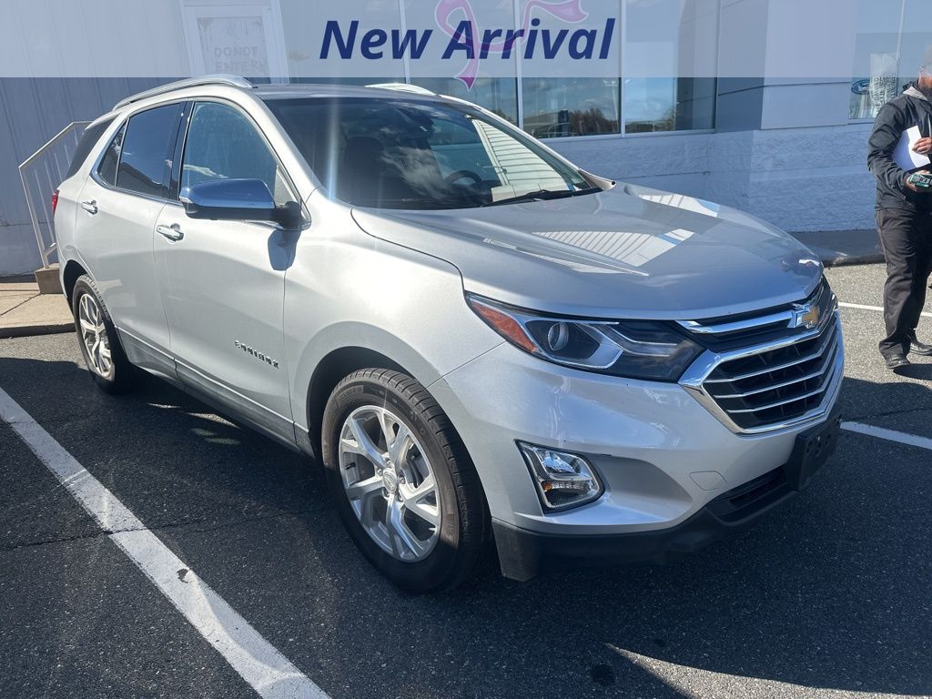 2021 Chevrolet Equinox Premier photo 2