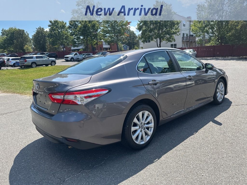 2019 Toyota Camry LE photo 3