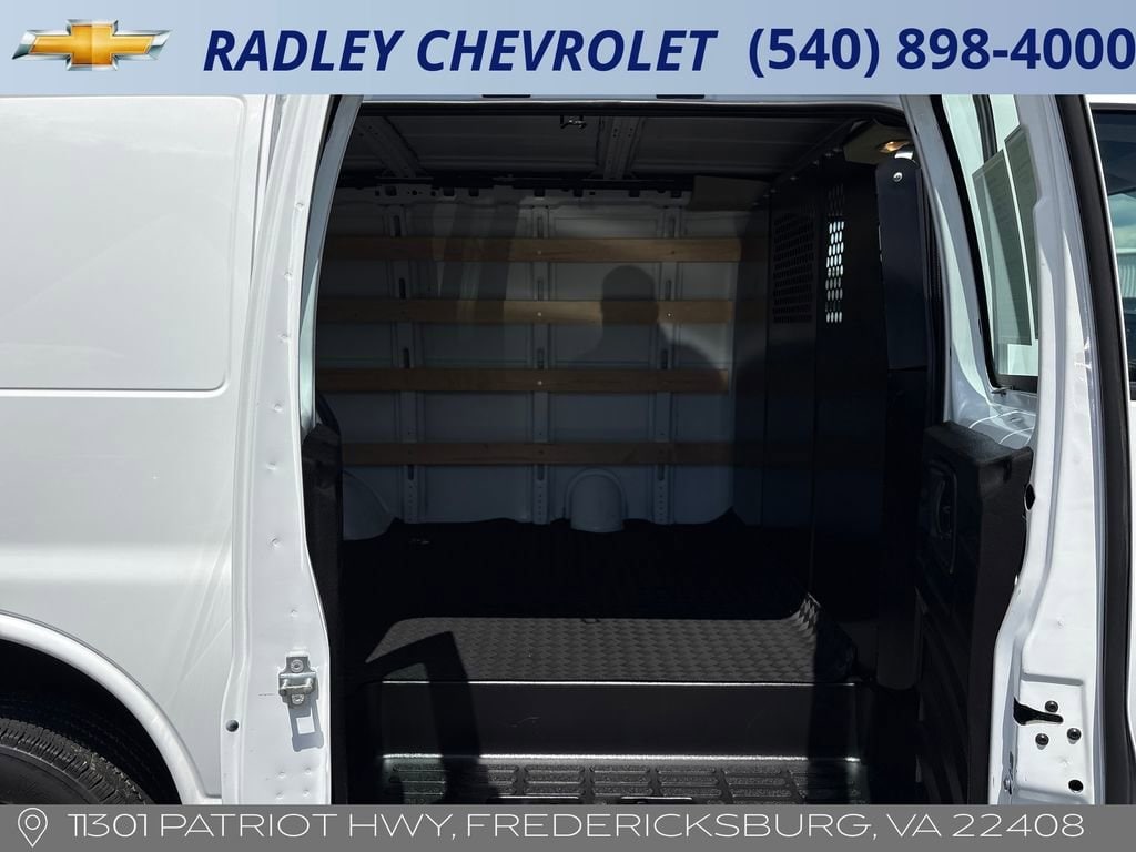 2024 Chevrolet Express Cargo Work Van - Photo 11
