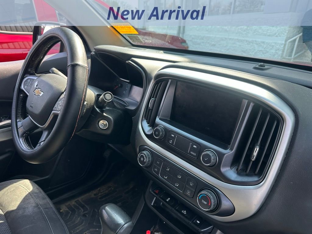 View vehicle photo 3