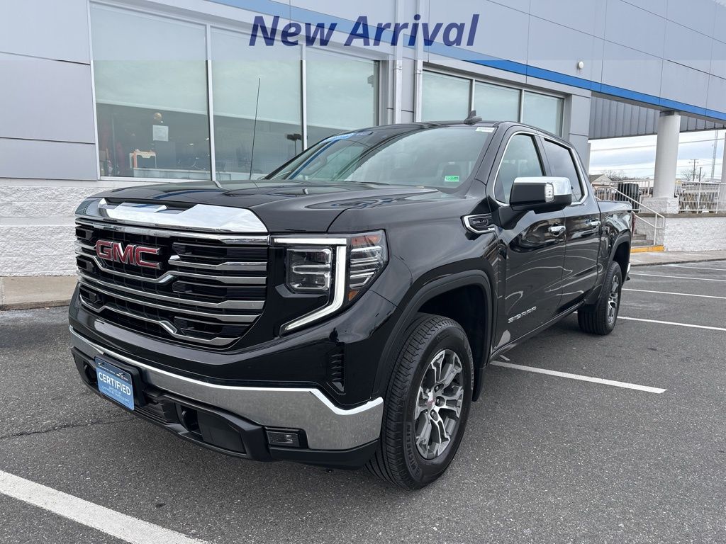 2024 GMC Sierra 1500 SLT's photo