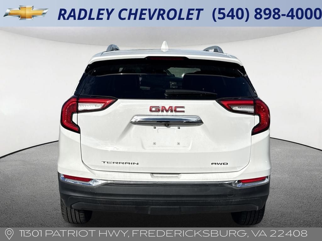 2024 Gmc Terrain SLT photo 2