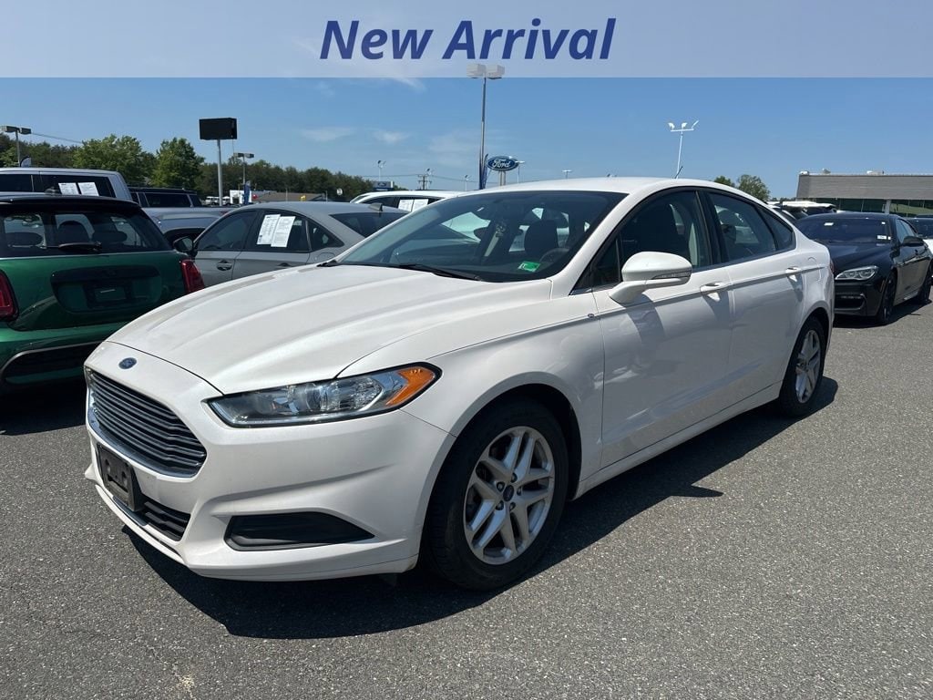 2016 Ford Fusion SE FWD's photo