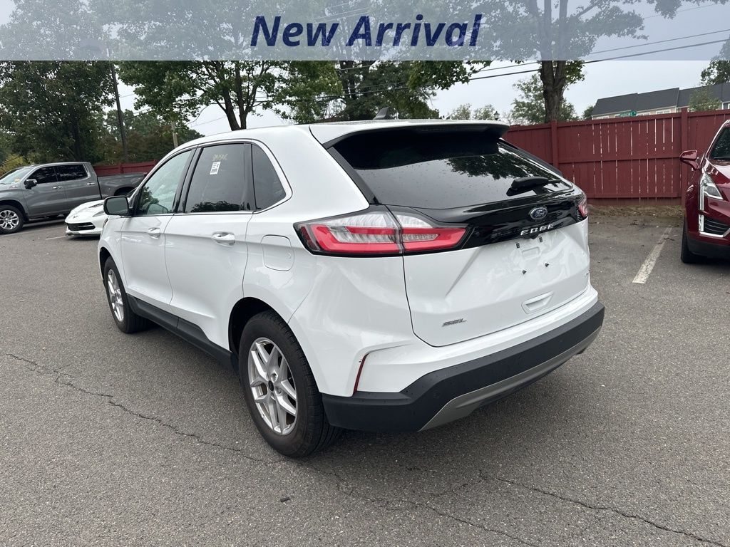 2024 Ford Edge SEL photo 4
