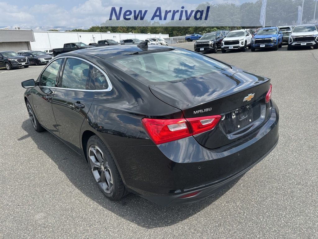 2024 Chevrolet Malibu 1LT photo 4