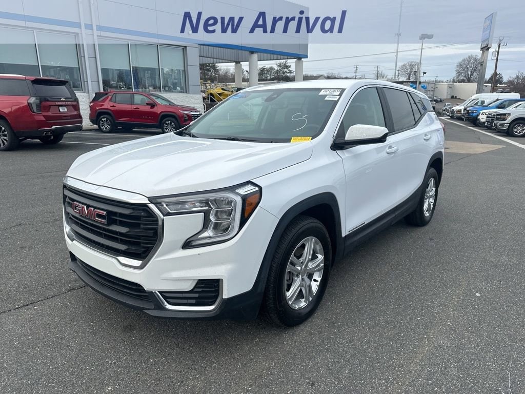 2024 GMC Terrain SLE's photo