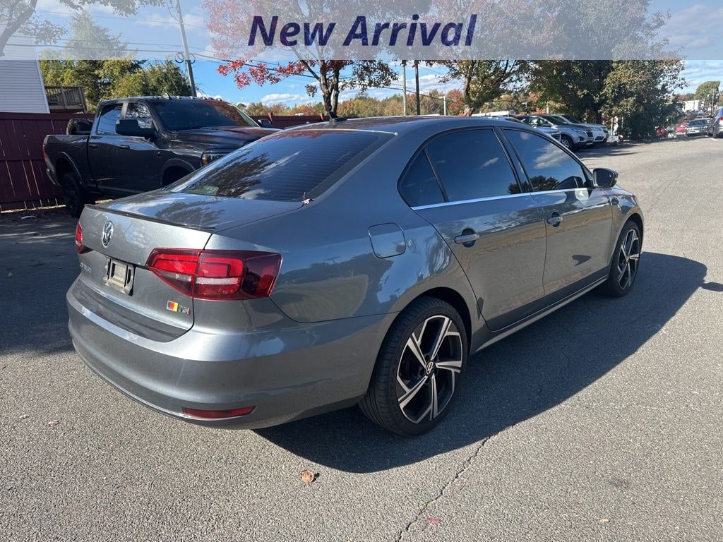 Used 2017 Volkswagen Jetta 1.4T SE Sedan