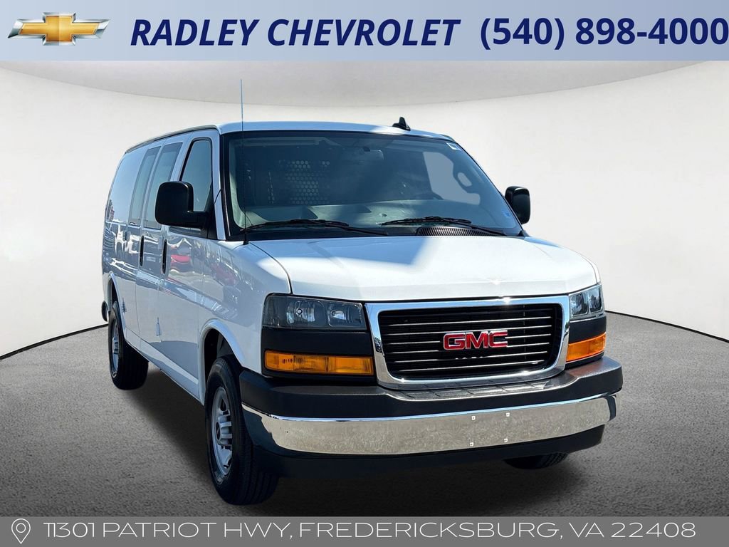 2024 GMC Savana Cargo Work Van - Photo 17