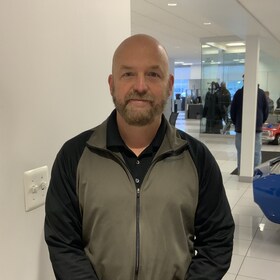Staff member Chris Rogers from ID_181f5efaf214